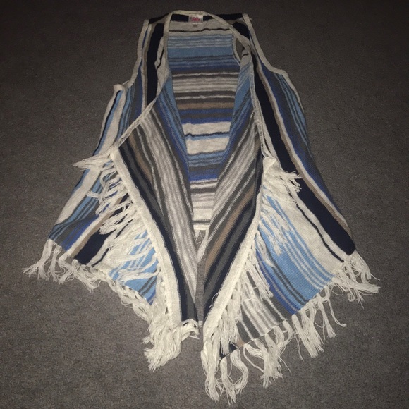 Fringe top - Picture 1 of 3